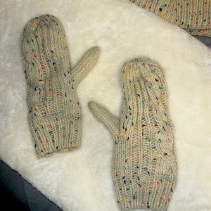 Hand knit mittens NEW
